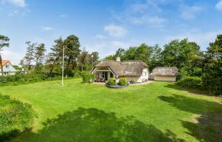 Nice Home In Blåvand With Kitchen - 0