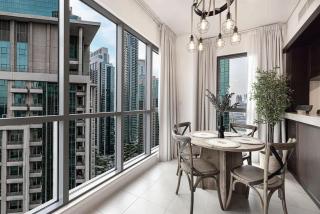 Breathtaking Views & Contemporary Comfort in the Heart of Downtown - 5