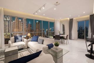 Downtown Sanctuary Iconic Burj Views & Luxury Living - 0