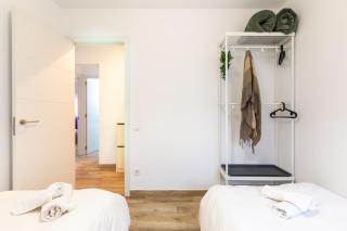 Josep Tarradellas Entire Apartment - 2