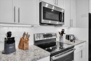 Latitude Adjustment Penthouse by Coastal Chic - Bradenton - 1