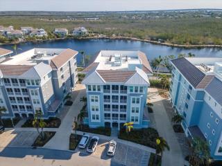 Top-Floor Views, Bunk Room, Pool, Pet Friendly - 2