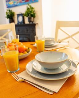 Modern 2 bed Bromley House - - 8