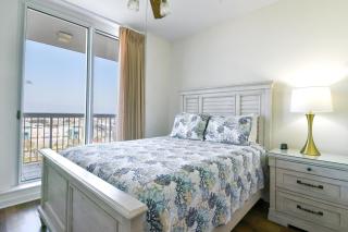 Silver Beach Towers W906 - 1