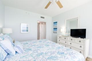 Silver Beach Towers W1402 - 3