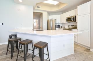 Silver Beach Towers E1804 - 7