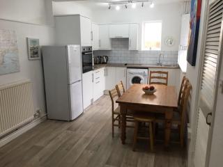 Edward Street, Tenby, 4 bed, 8 adults, 2 children - 5