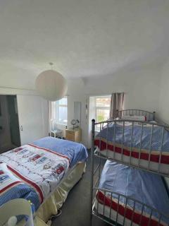 Edward Street, Tenby, 4 bed, 8 adults, 2 children - 1