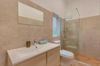 In the Heart of SLIEMA & Minute away from the Beach, longest Promenade, Clubs, Shops & Restaurants - Sliema - 8