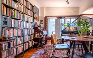 Chic 2BR Bright Penthouse with Open Wood Staircase - Atene - 6