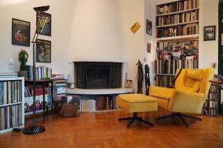 Chic 2BR Bright Penthouse with Open Wood Staircase - Atene - 1