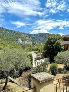 Villa Hélène in the heart of the center of Fontaine de Vaucluse - Fontaine-de-Vaucluse - 7