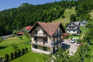 Transylvania Hut - Moieciu de Sus - 6