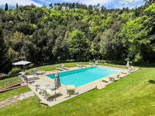 La Ferriera Exclusive Resort - Pool & Waterfall - Loro Ciuffenna - 6