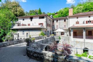 La Ferriera Exclusive Resort - Pool & Waterfall - Loro Ciuffenna - 3