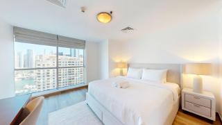Vacationer I Hidden Gem in Marina l 3 Bedroom I Yacht Views, Free Pool, Gym & Wi-Fi - 6