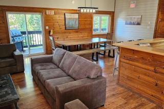 Alpine 6BR Chalet w Hot Tub for 14 - Blue Mountains - 6