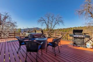 10-acre Forest Villa, Single Floor, Hot tub, Patio - Oakhurst - 1