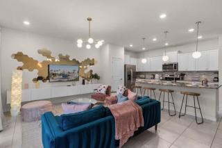 5 Bedroom 4.5 Bathroom Windsor Island 191 - 9