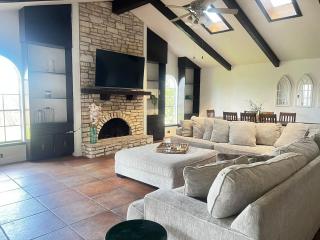 Beautiful room in shared home - 9