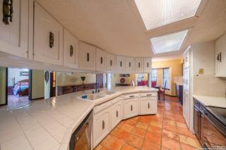 Beautiful room in shared home - San Antonio - 1