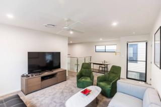 Belle Vista - Luxury Canal Front Home near Theme Parks with Pool - Gold Coast - 5