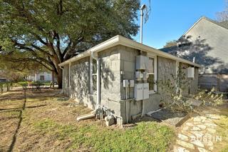 Walk to E. Austin Hotspots 2BR 1BA w Parking Dog-Friendly By Austin Vacay - 3
