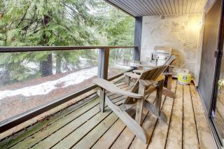 Cozy 2BR, Sleeps 6,Near Lake, Hot Tub, Patio, BBQ - 6
