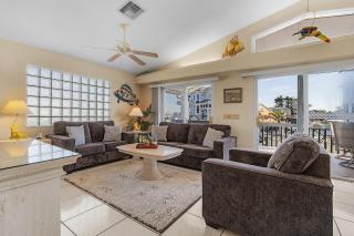 Gulf Access, Heated Pool, Grill & Lanai Primo Getaway Roelens - Fort Myers Beach - 3