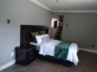 Inception Lodge - Kroondal - 5