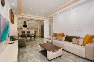 Fresh & Stylish 2 BD, 2 Baths! Closest to Center - Erevan - 9