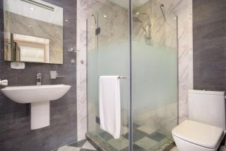 Fresh & Stylish 2 BD, 2 Baths! Closest to Center - Erevan - 5
