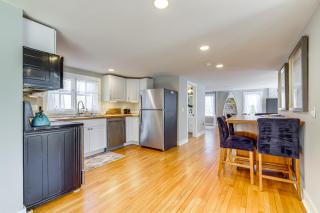 3 Mi to Dtwn Mystic Getaway with Deck and Grill! - Mystic - 3