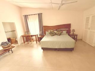 Livingstone Place - 4