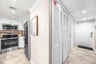 Holiday Surf and Racquet Unit 220 - 4