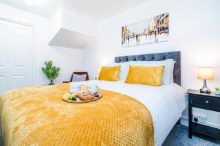 Cosy Royal Blue House, Family, Sleeps Upto 6, 3-BDR, Free Parking, Wi-Fi, Patio, Garden - Leicester - 9