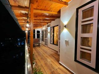 Hotel The great #ambience #balcony view #mountainview #parking - 9