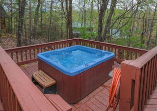 Pet friendly log cabin with hot tub, arcade game, and great deck space! - Sevierville - 8