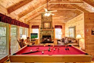 Spacious one bedroom with POOL TABLE and a HOTTUB! - Sevierville - 6
