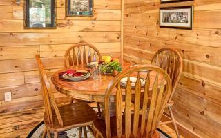 Spacious one bedroom with POOL TABLE and a HOTTUB! - Sevierville - 1