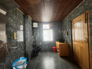Hunting Wood Kathkuni Cottage - 1