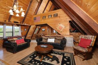 Classic A-Frame that includes 3 bedrooms, 2 baths, lots of amenities and deck! - Sevierville - 1