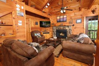 Hot tub, mtn view, cute 2BR in a great location! - Sevierville - 3