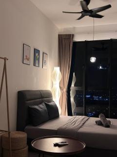 Cozy Sky Trees Fast Internet Pool SmarTV Sauna A16 - Johor Bahru - 4