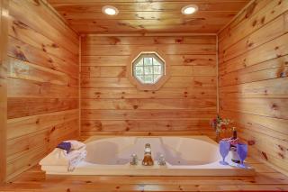 1BR log cabin w hot tub and pool table! - Sevierville - 7