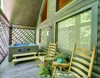 Secluded cabin, great location, hot tub, and foosball! - Sevierville - 9