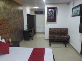 USA Gardens Hotel & Resort - 2