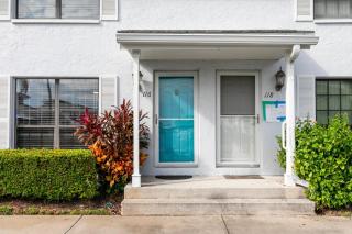 Centrally Located Monthly Condo - 9