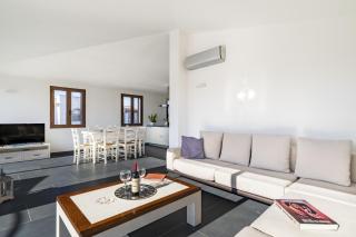 Lighthouse Holiday Home - 4