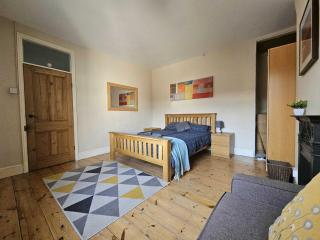 Bee Accommodations - Leicester Home - 7